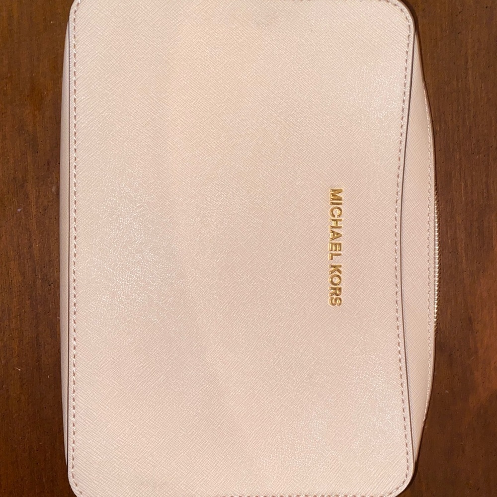 Michael Kors Jet Set Crossbody - RARE COLOR